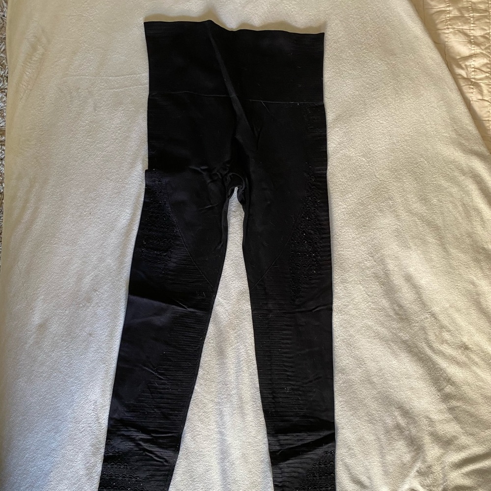 7/8 length Gym Shark Dupe Leggins